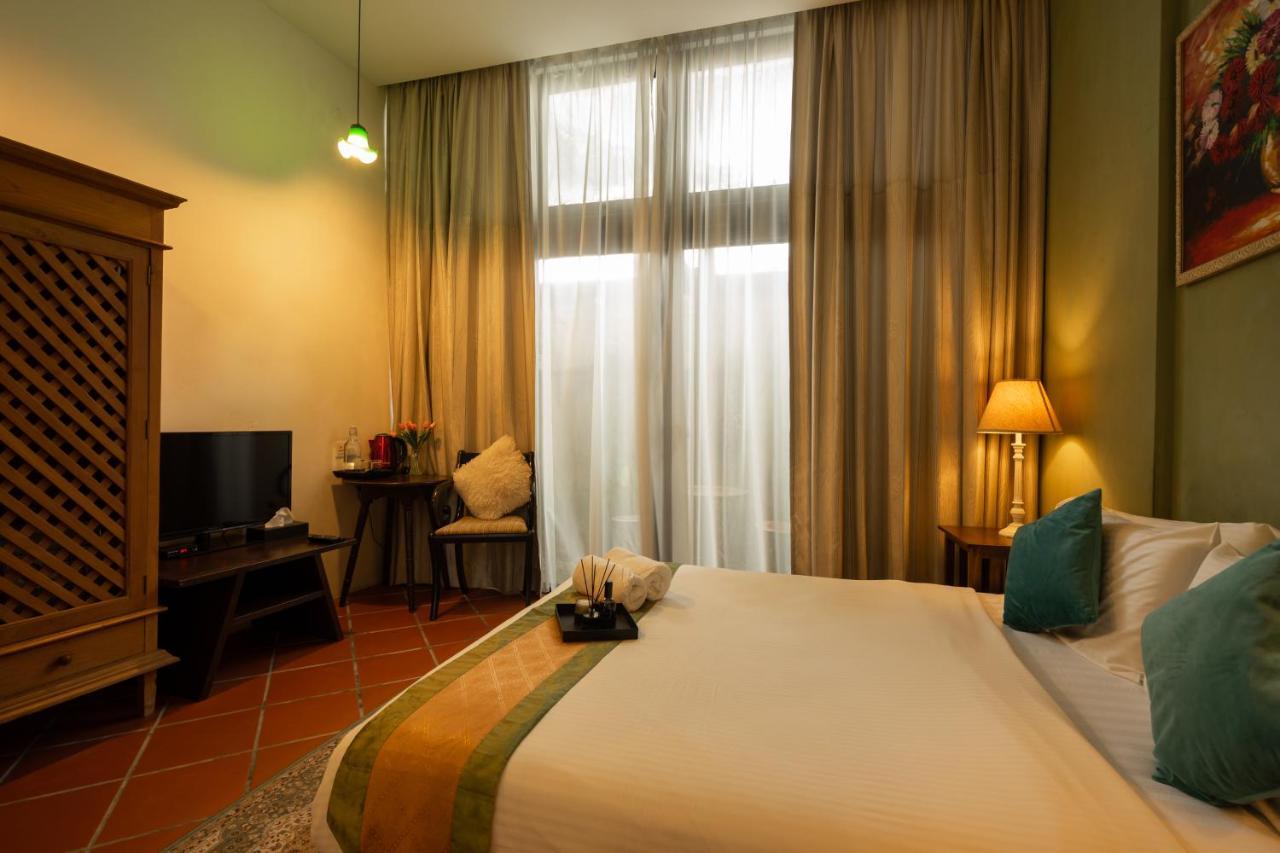 Spices Hotel George Town Extérieur photo
