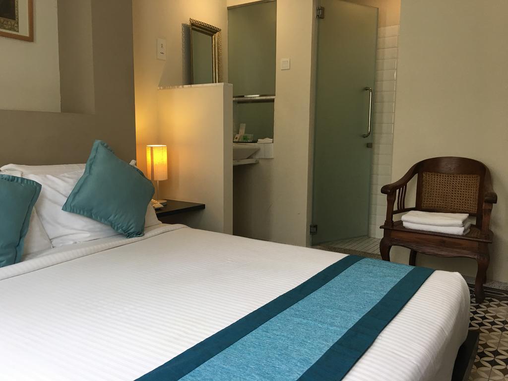 Spices Hotel George Town Extérieur photo