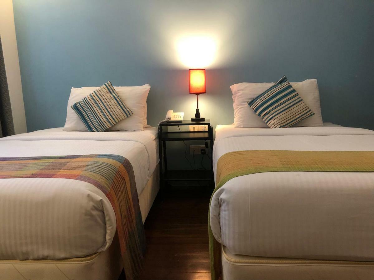 Spices Hotel George Town Extérieur photo