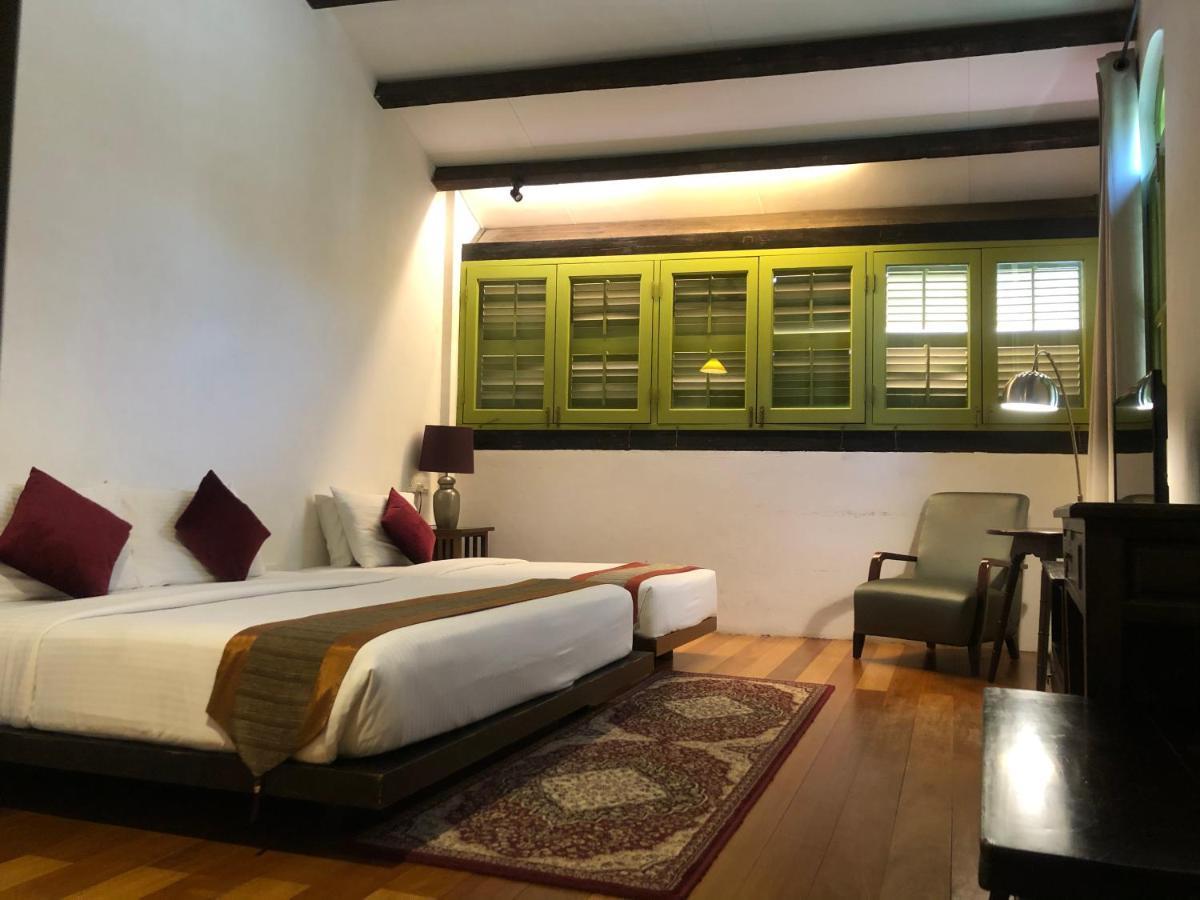 Spices Hotel George Town Extérieur photo